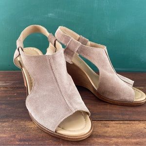 Sophia Milano Tan Suede Slingback Peep Toe Sandals Size 9